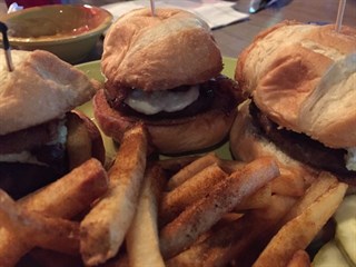 Putter's Bar & Grill