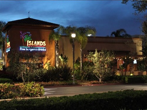 Islands Fine Burgers & Drinks